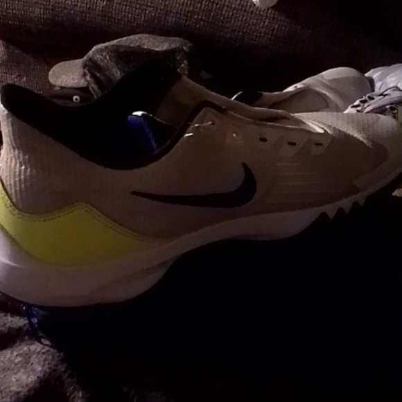 Men running shoe - Picture 1 of 2